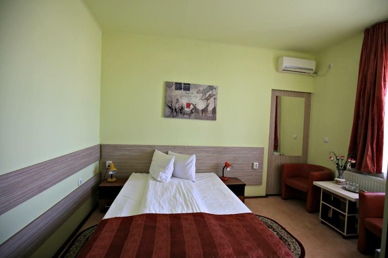 Pension Varadia Oradea Exterior photo